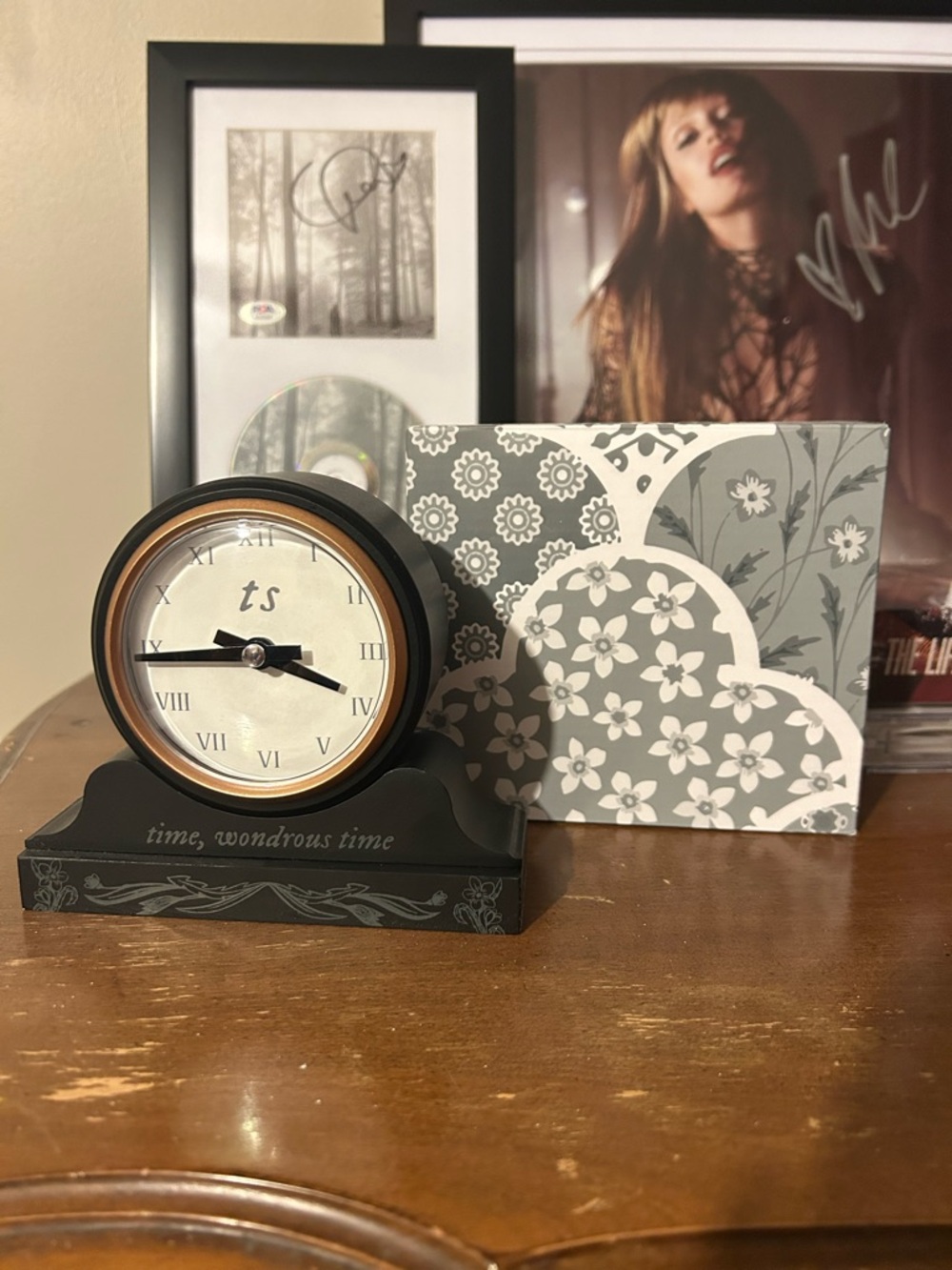 Taylor Swift Invisible String clock - Picture 5 of 6